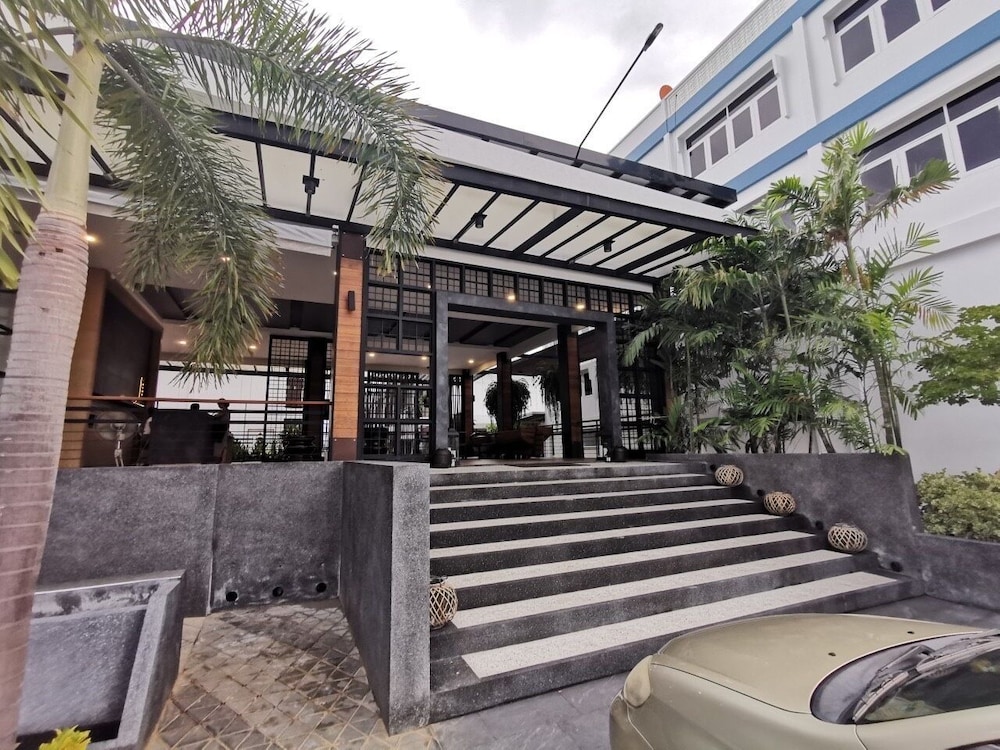 Hotel Klongwan Resort - Image 1