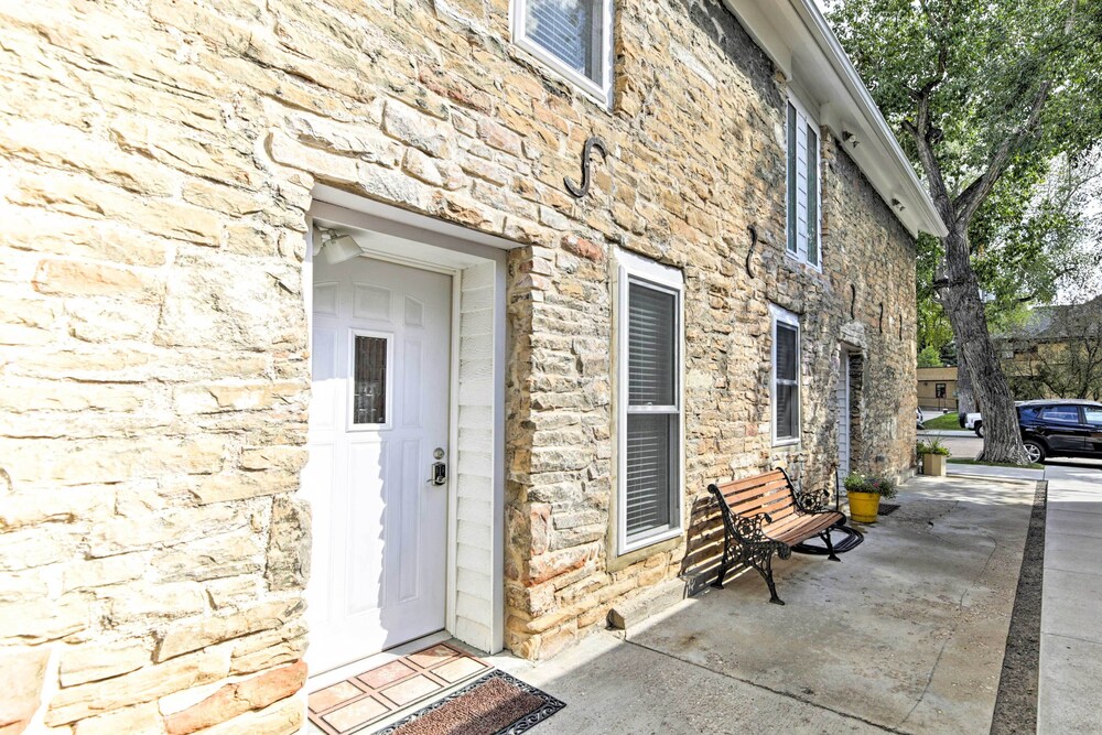 Laramie Vacations - Historic Laramie Condo - 3 Blocks to Downtown  UW - Property Image 10