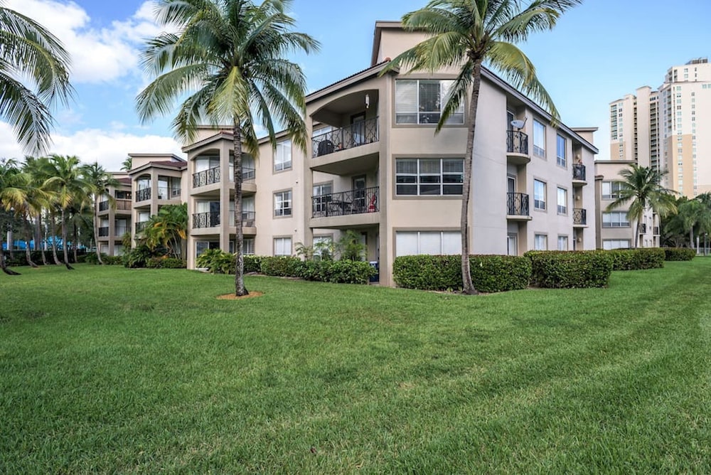 Hotel Aventura Family Suites - Image 1