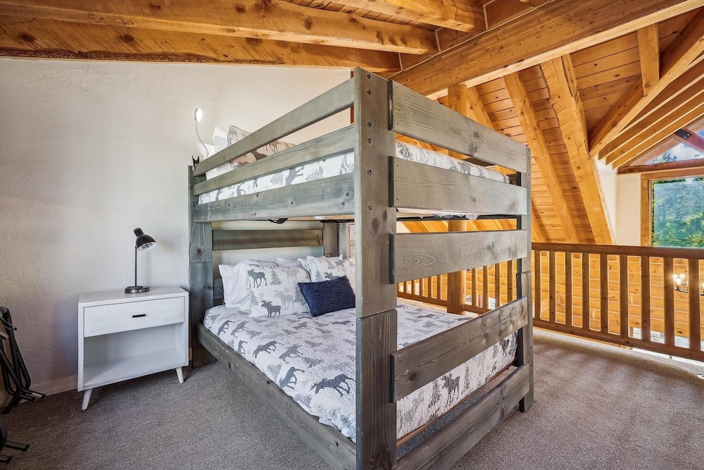 American Way Chalet 5 Bedroom Home