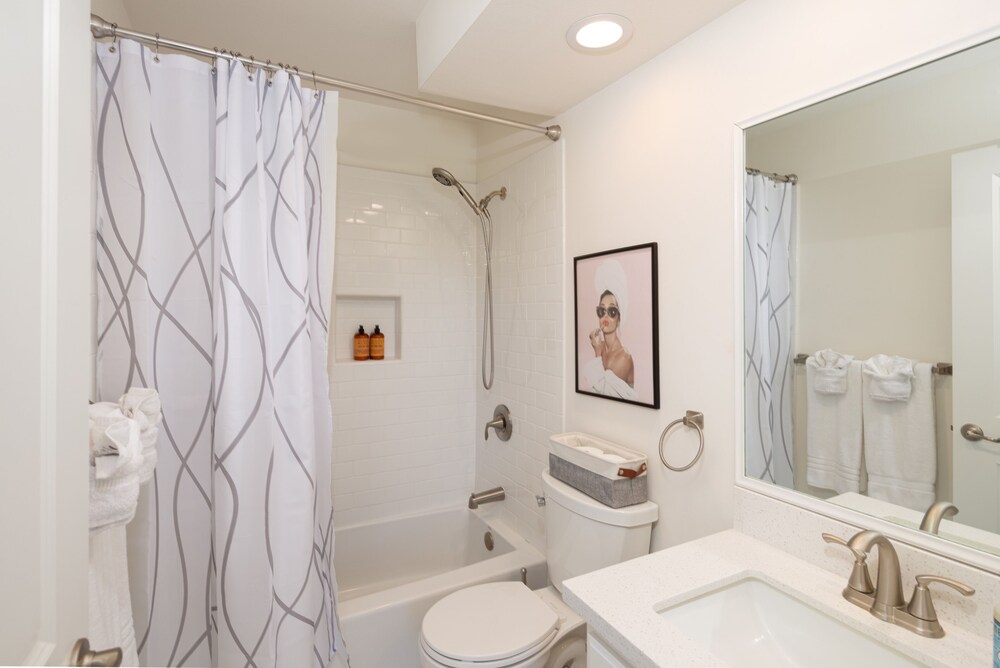 1465 Golf Course Lane 3 Bedroom Townhouse by RedAwning view 3