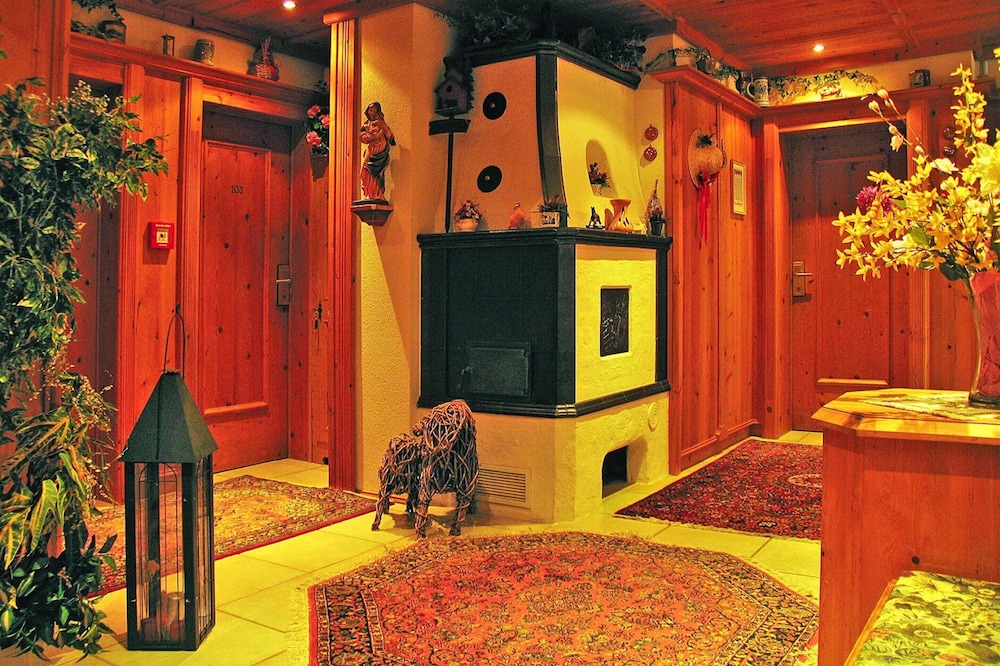 Chalet in Dienten With Ski-in Access & Pool