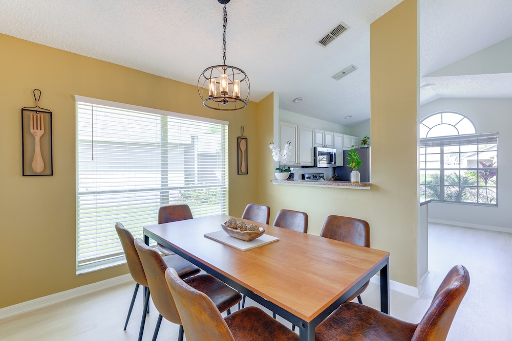 Sunny Skies & Disney Days: Davenport Home w/ Pool!