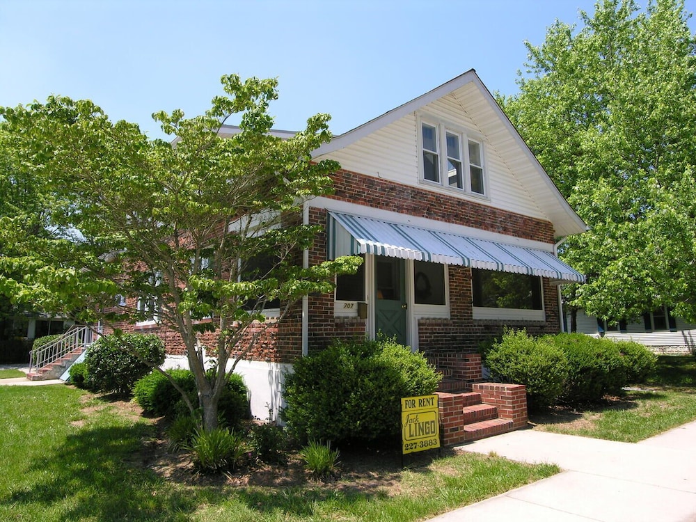 Bayard Avenue 707