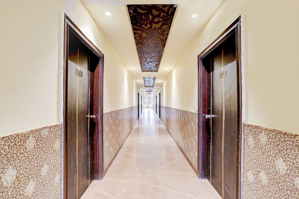 Fabhotel Ramaya Palace