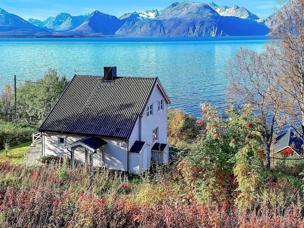 6 Person Holiday Home in Olderdalen