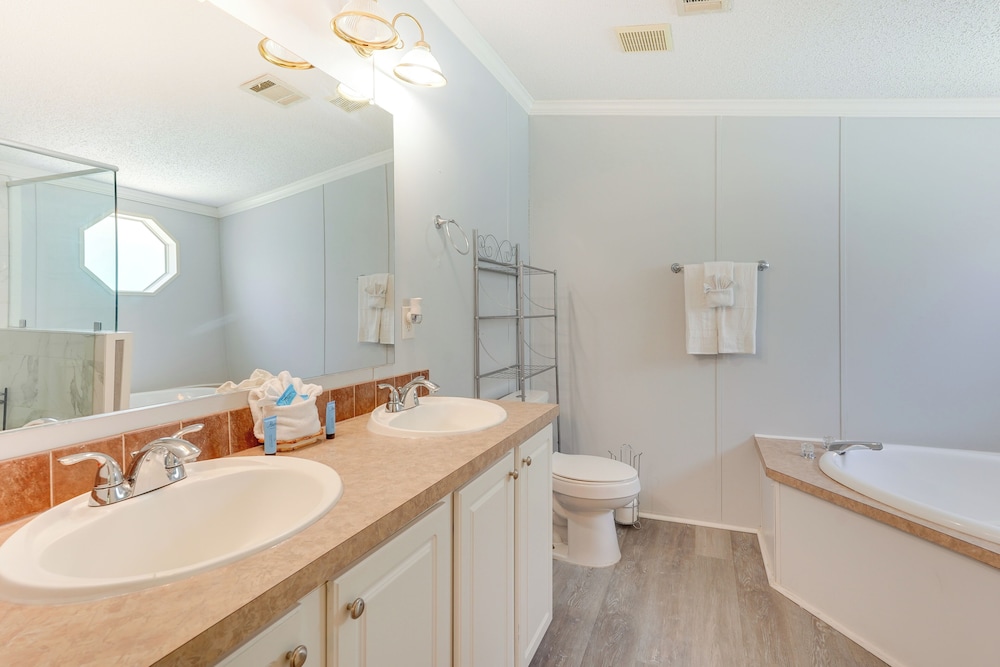 2 Blocks to Beach! Family-friendly Home in PCB