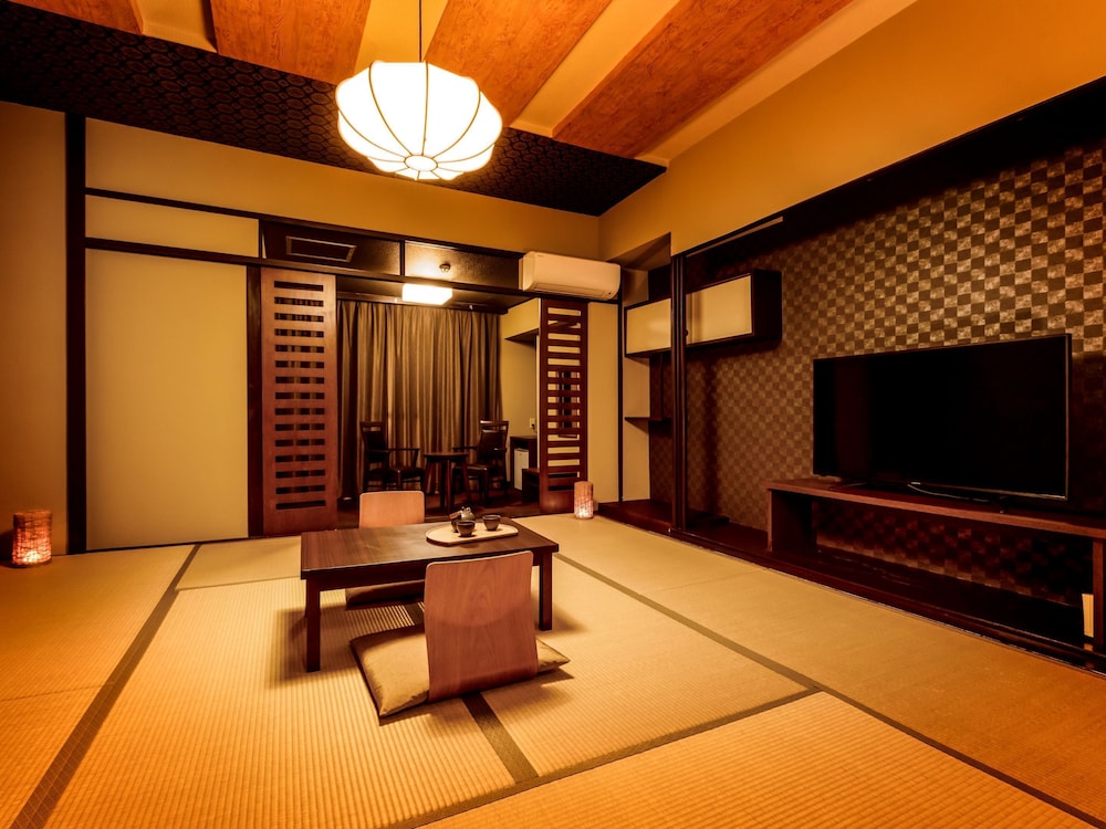 Ooedo Onsen Monogatari Premium Shirahama Saichoraku
