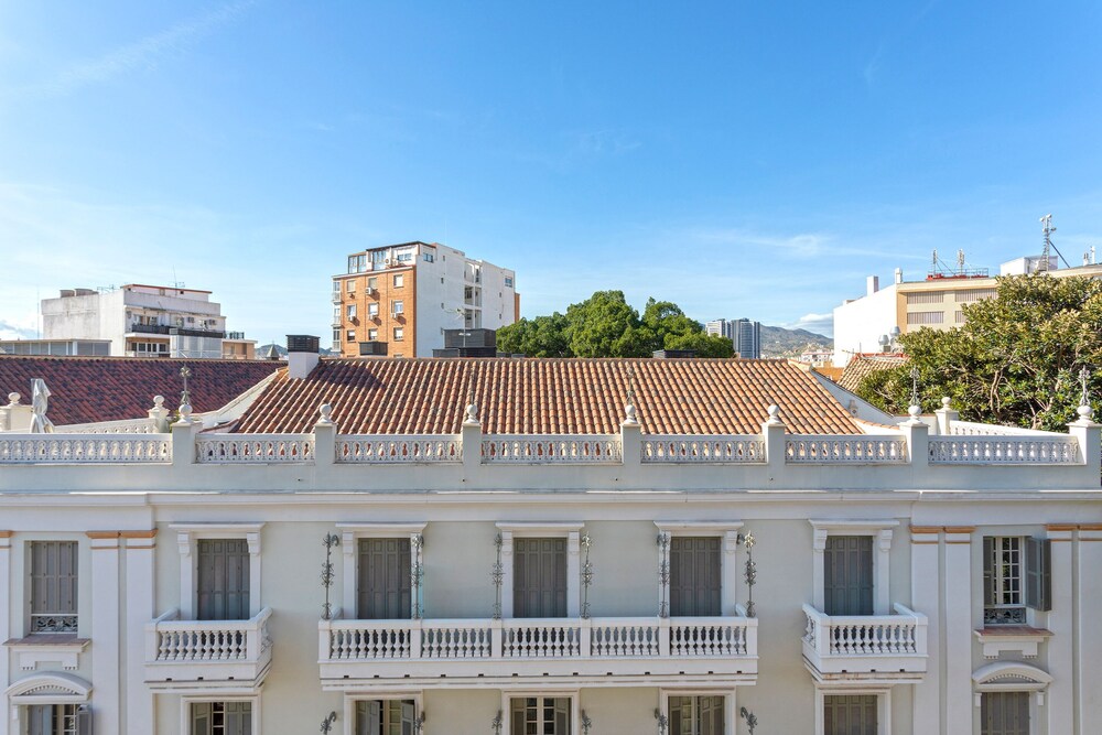 Genteel Home Plaza del Teatro