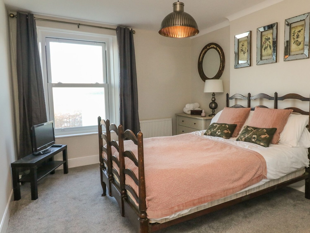 Cecily Cottage view 2