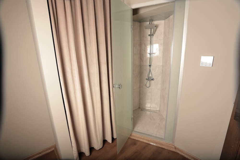 Ferman Pera - Image 61