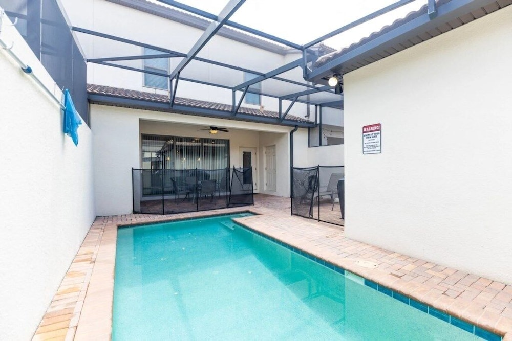 Magical Getaway Near Disney Private Pool + Resort Access, Bbq Grill! 4 Bedroom Townhouse