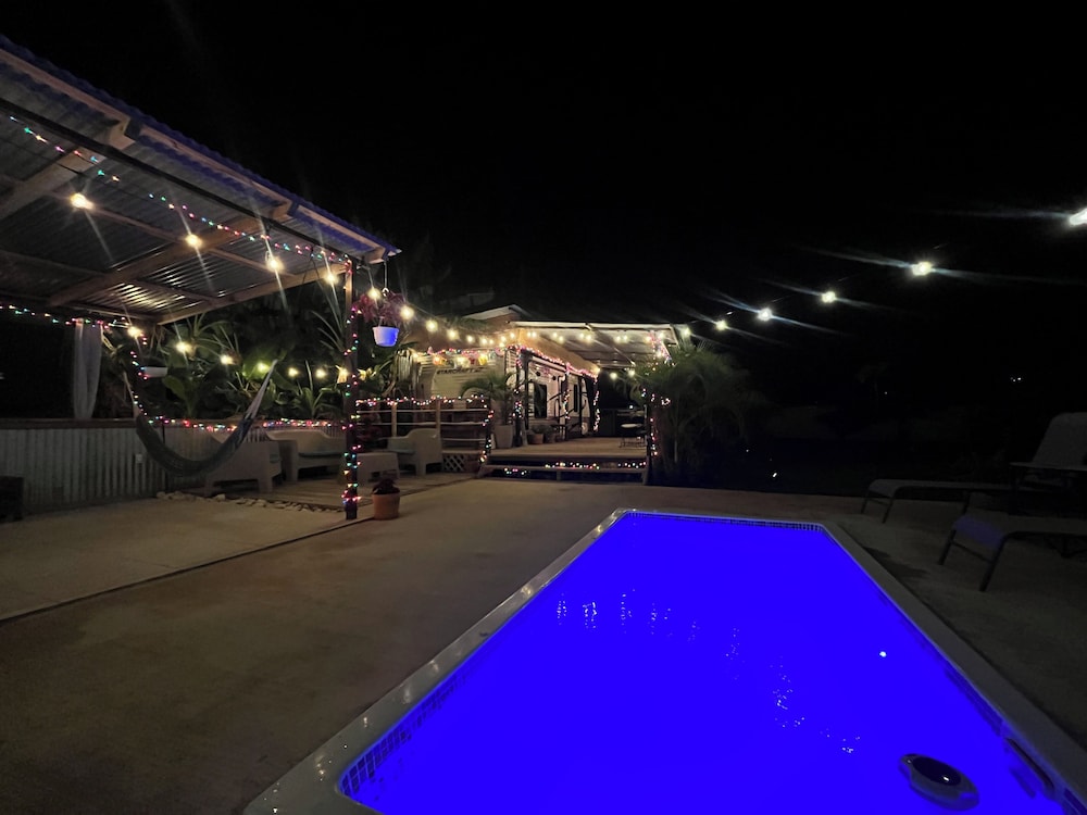 El Camper with private pool