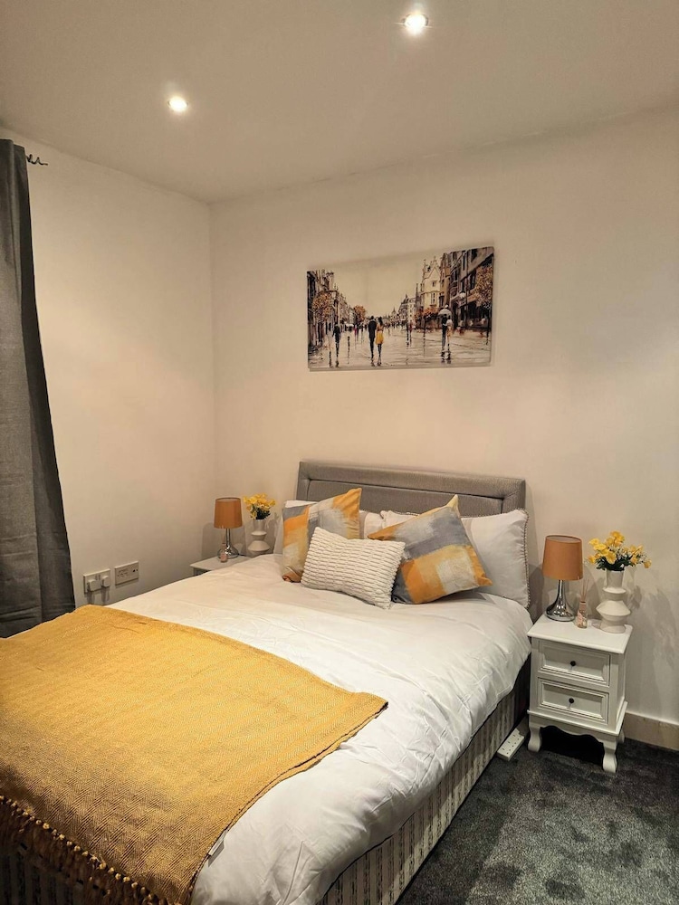 2 Bedrooms - Sleeps 4 - Parking - Petok