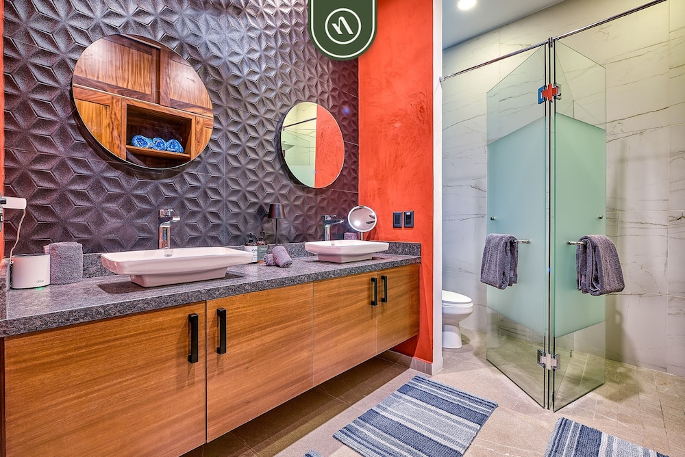Condo With Oceanview - 2BR Condo - Rooftop Pool