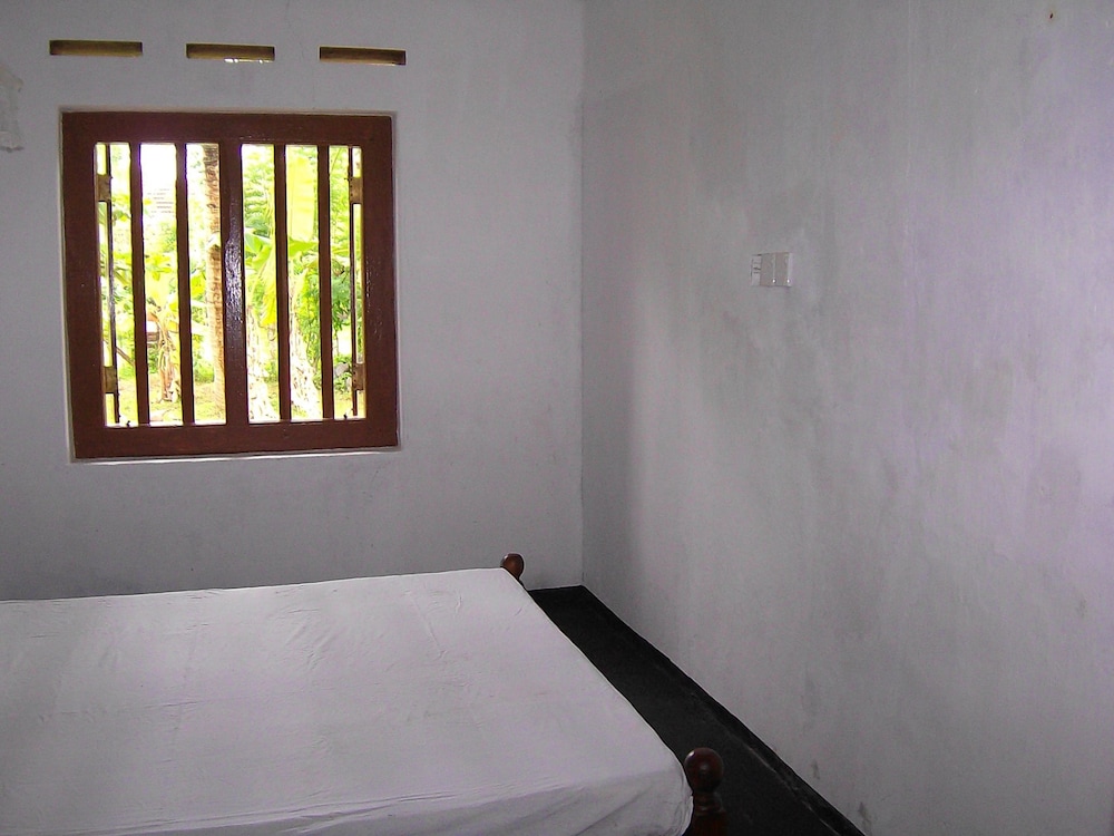 Mendis Cottage view 4