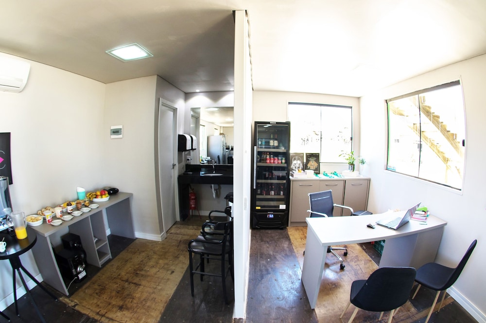 Innbox - Praia Do Rosa - Hostel