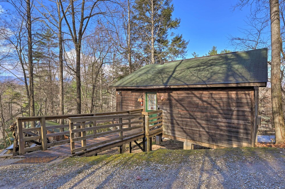 'gone Hiking' Bryson City Cabin w/ Hot Tub & Grill view 4