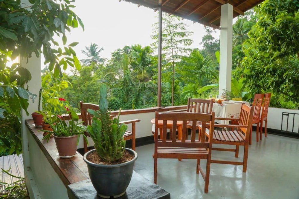 Hilltop Retreat Matale