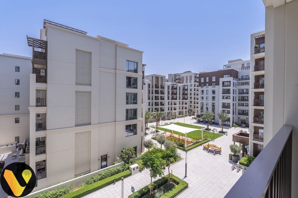 Vogue Breeze Creek Beach by Emaar