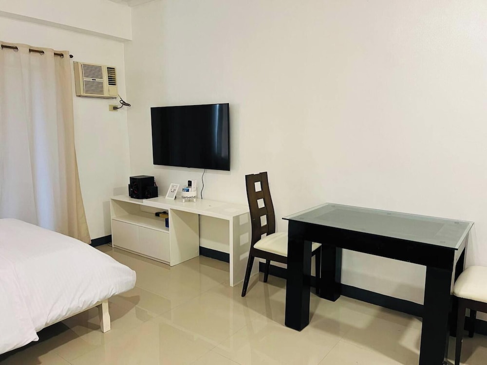Cozy Studio in Parañaque - Perfect for Transients and Long-stayers Alike