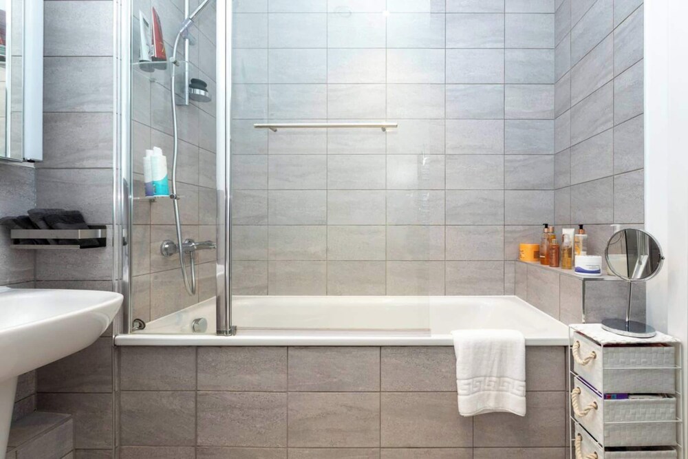 Sleek & Modern 1BD Flat - Angel