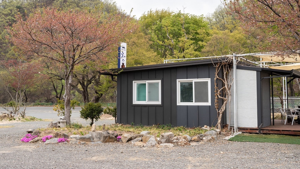 Chaesonghwa Glamping in Yeongcheon