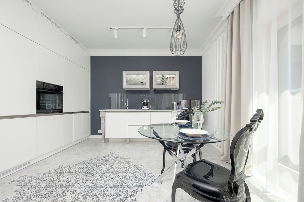 Warsaw Apartment by Renters Prestige view 2