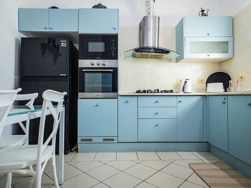 La Vague Bleue Apartment With Feet in the Water