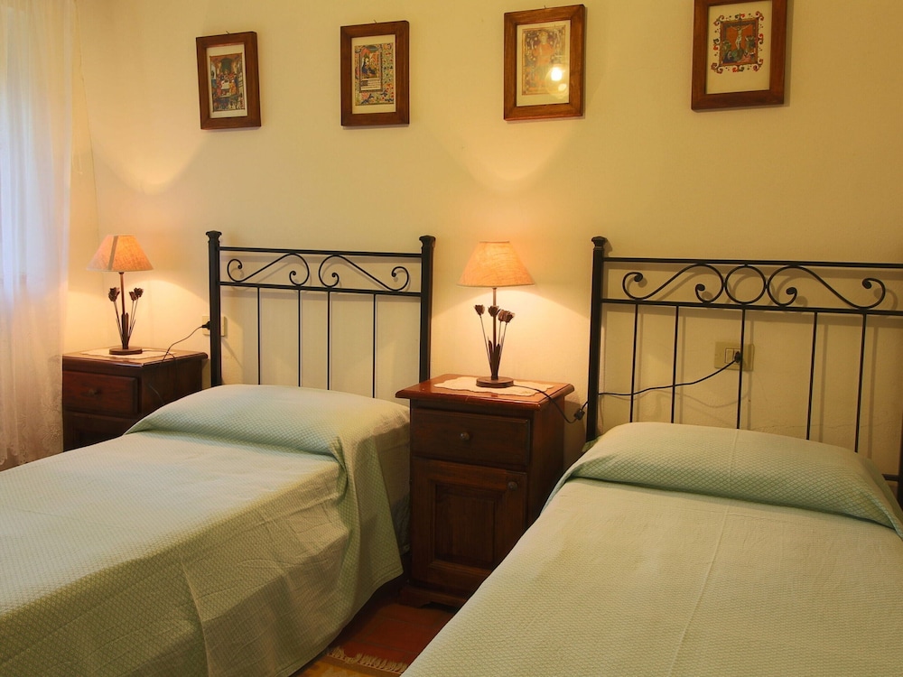 Farmhouse With Stables, Horses and the Ability to Make Horseback Riding