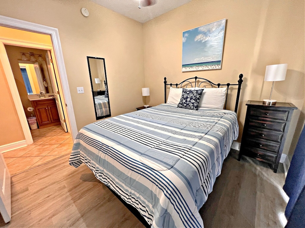 Laguna Breeze
