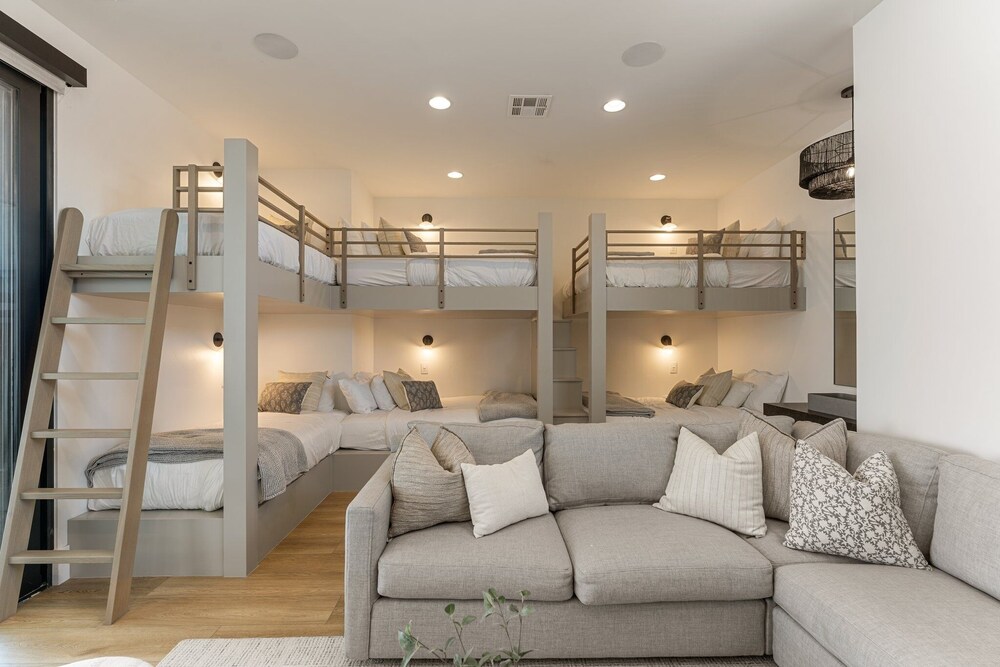 Luxury Beachside 7 Bedroom Home