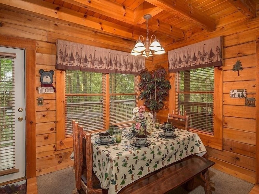 Forest Fling 2 Bedroom Cabin by RedAwning