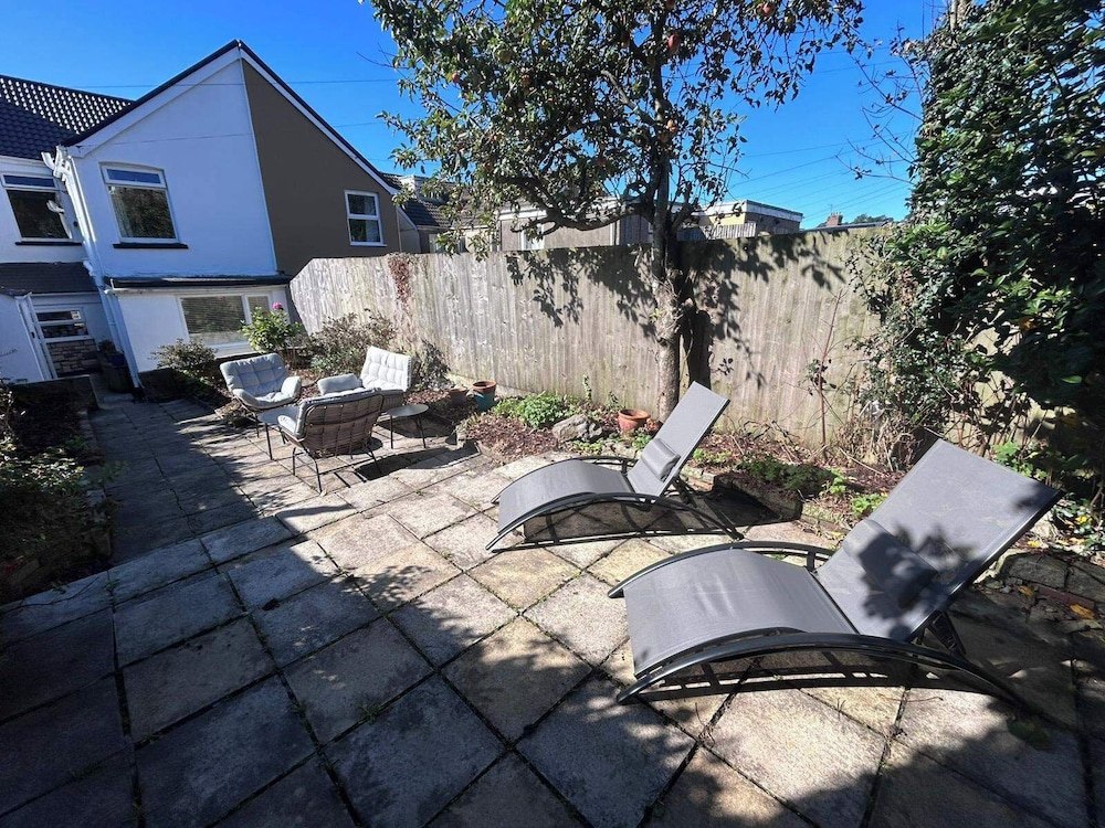 Family-friendly Cosy Home With a Spacious Garden