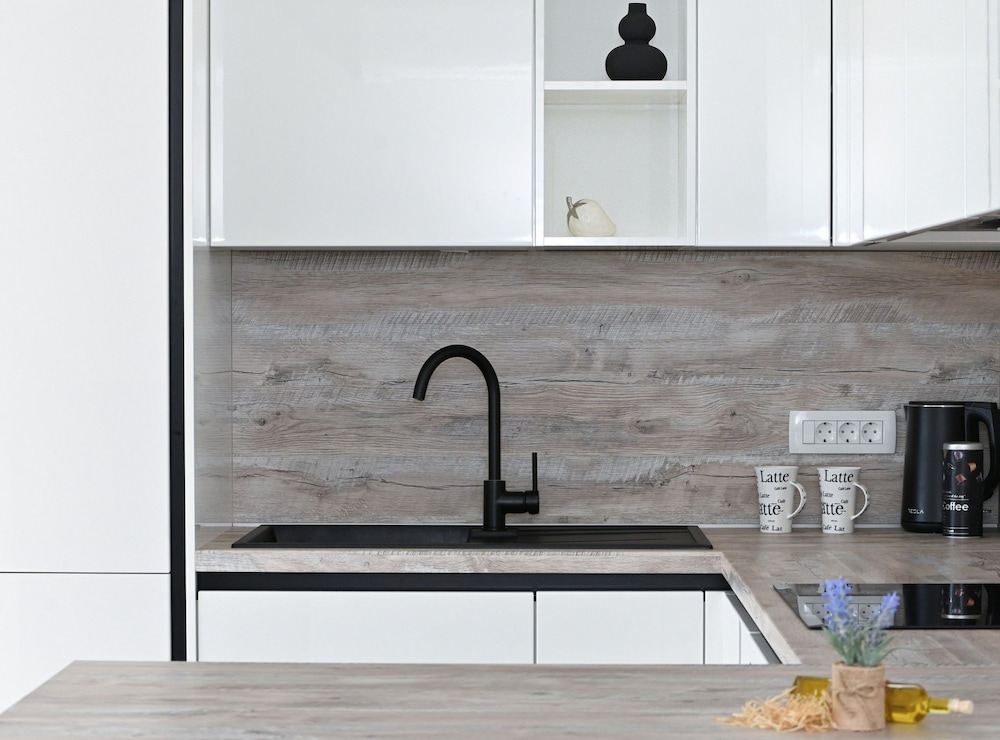 Stylish Kaštela Apartment With Modern Amenities and Free Parking