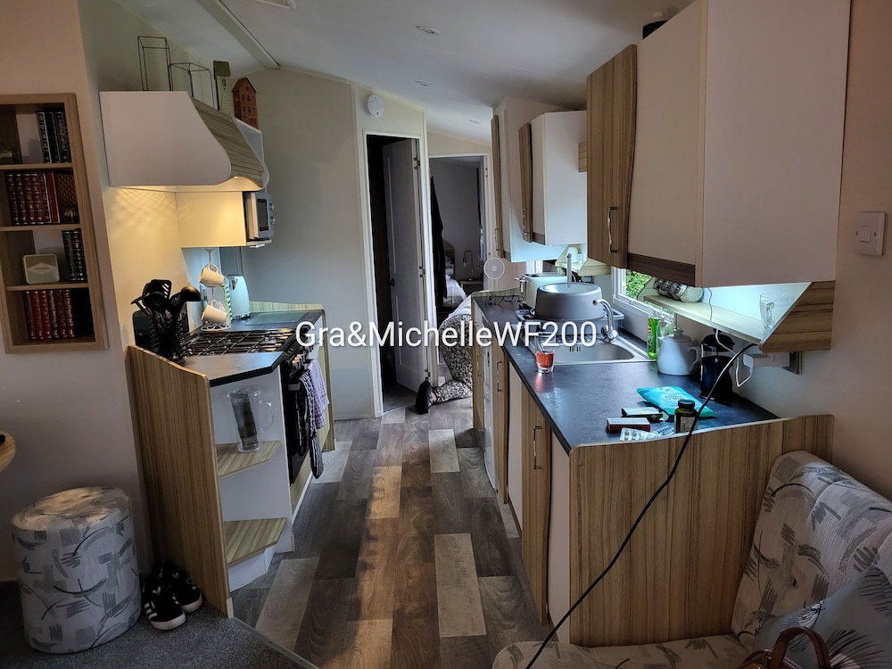 Westfield200-immaculate 2bed Static at Skipsea view 5