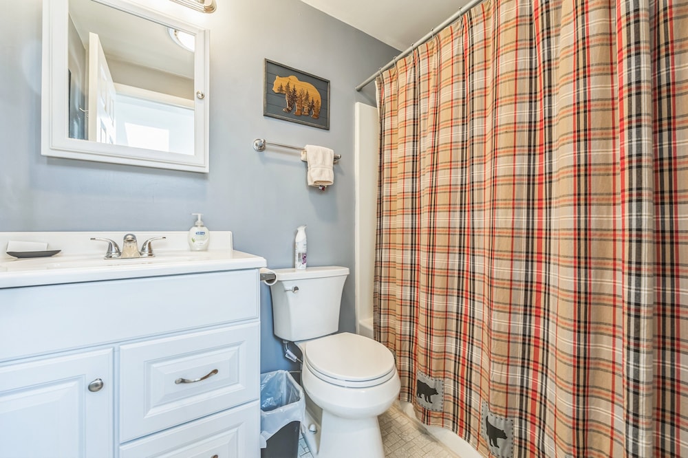 46er 15e - Stylish & Comfortable Mountain Retreat 2 Bedroom Townhouse by The Summit at Gore Mountain