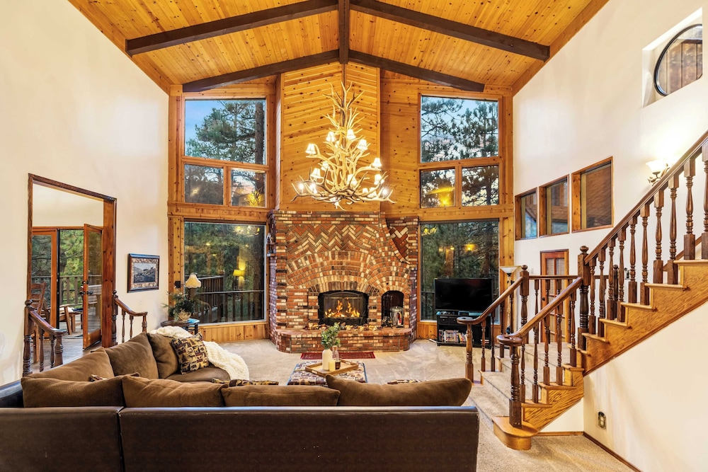 Lakeview Cabin w/ Game Room & Deck Near Ski Slopes & Trails Sleeps 20 Waterview by Avantstay