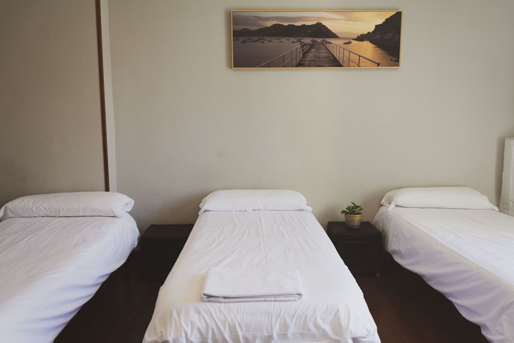 San Sebastian Vacations - Urban House Hostel - Property Image 6