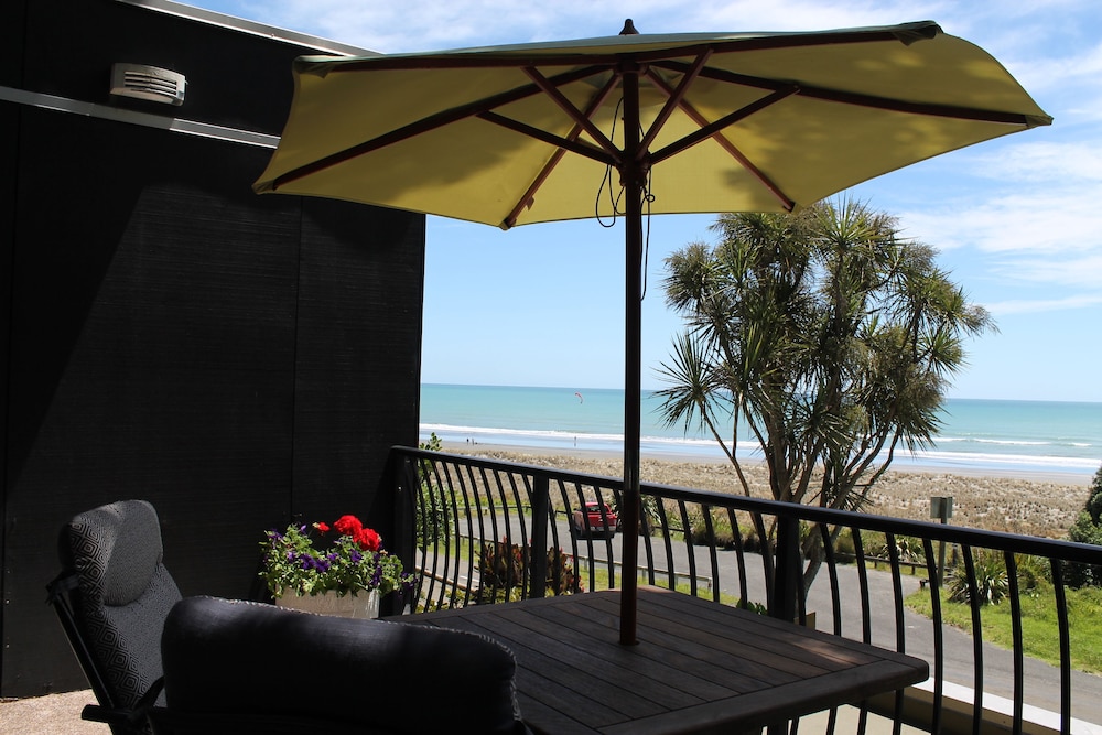 Ohiwa Beach Apartments Motel