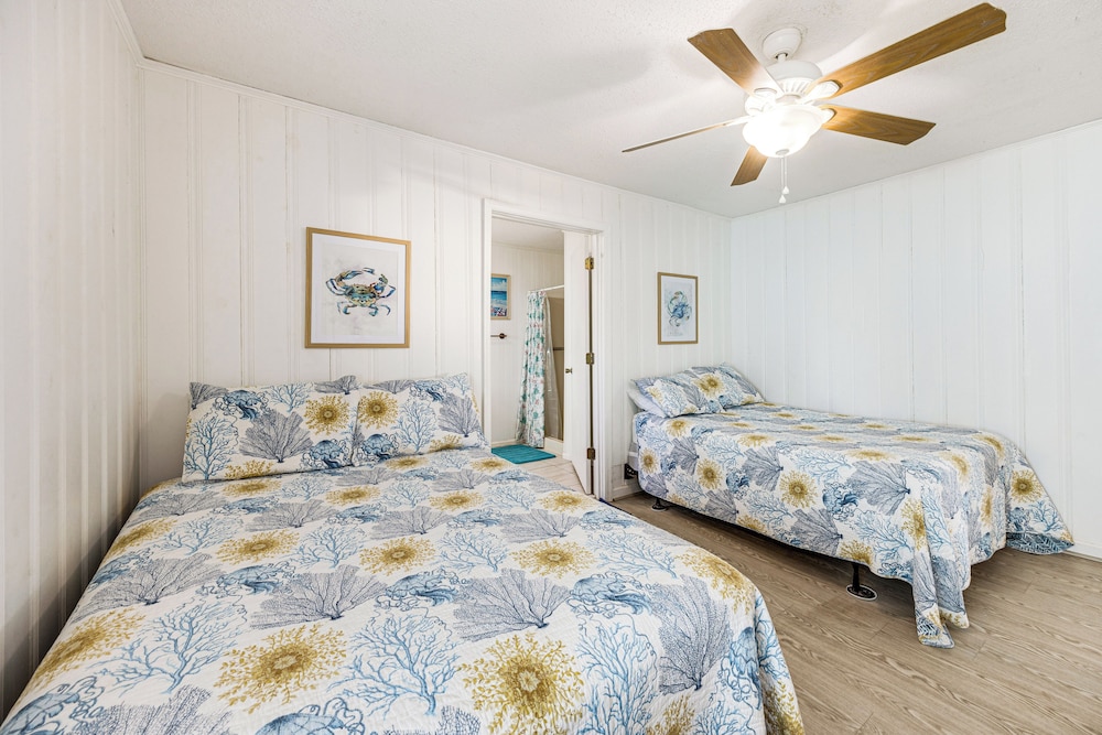 Oceanfront Home w/ Deck & Views in Surfside Beach!
