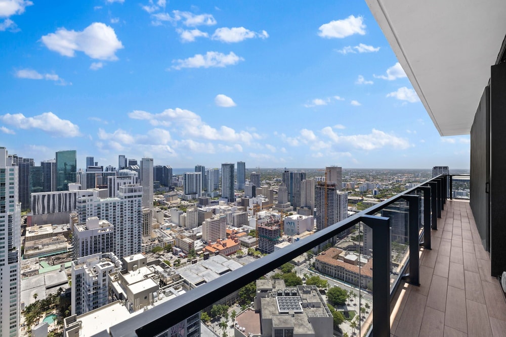 Stylish Downtown Miami Condo with Views