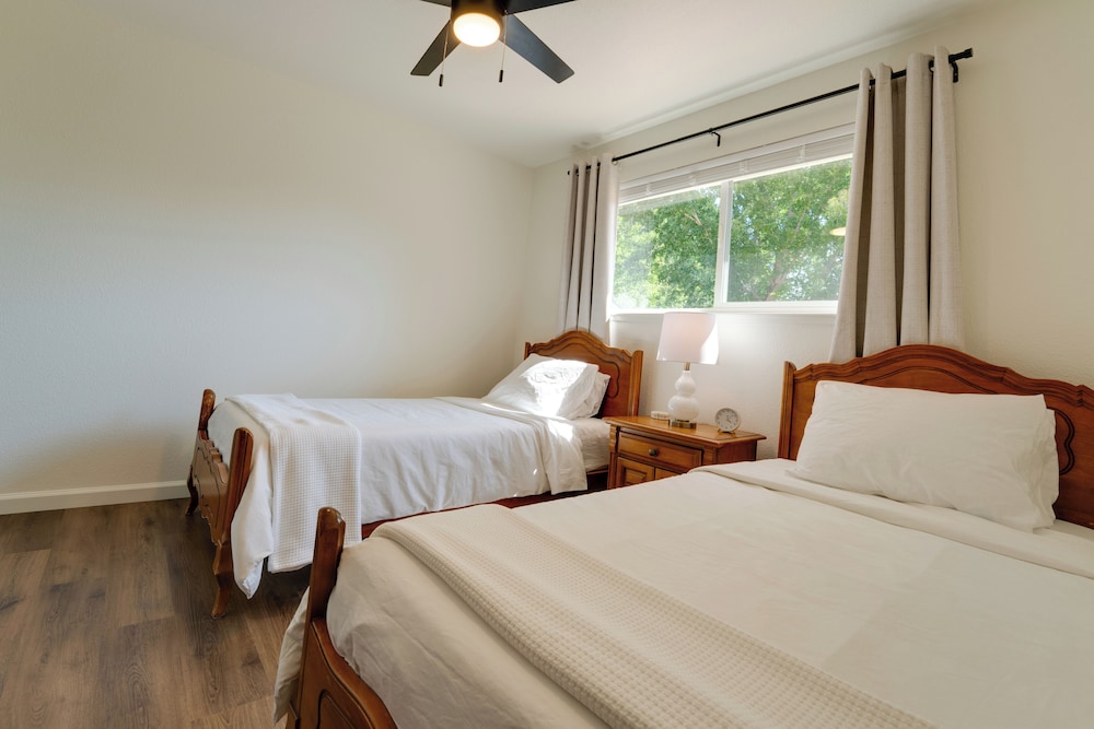 Quiet Home w/ Yard: 2 Mi to Mall & Sparks Marina!