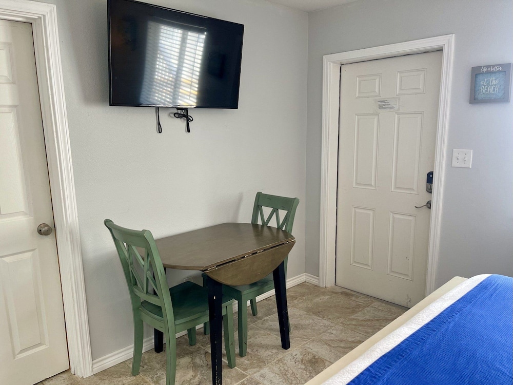 Beachgate Condo Suites And Hotel 224+226 2 Bedroom Condo