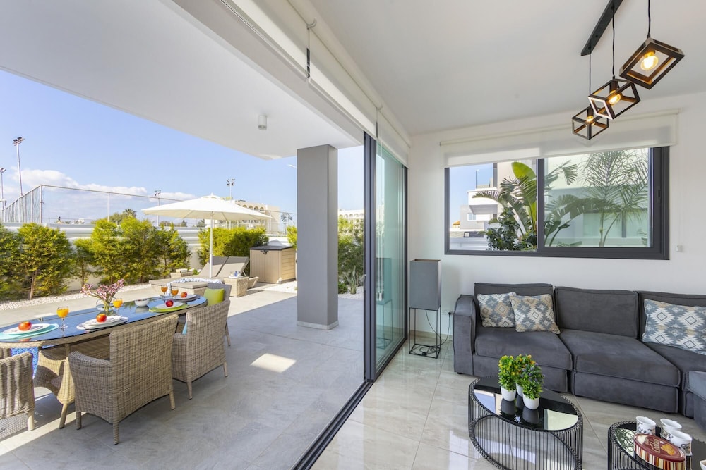 Pernera Beach Villa in Protaras