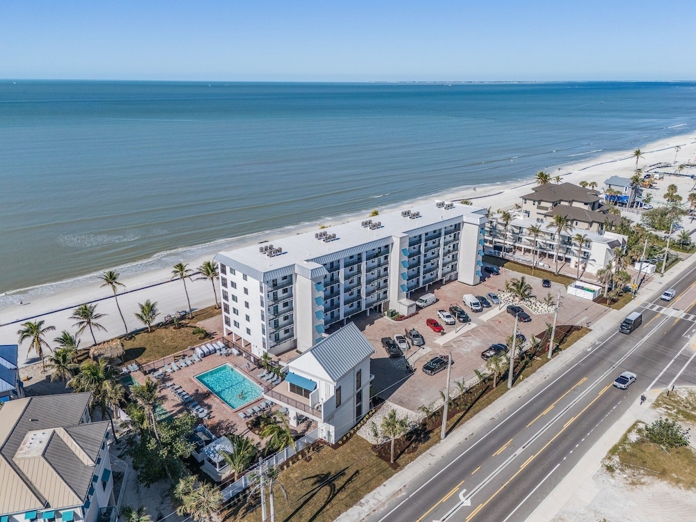 Seaside 101: Oceanview 2br/2ba Condo With Pool, Steps To Beach 2 Bedroom Condo