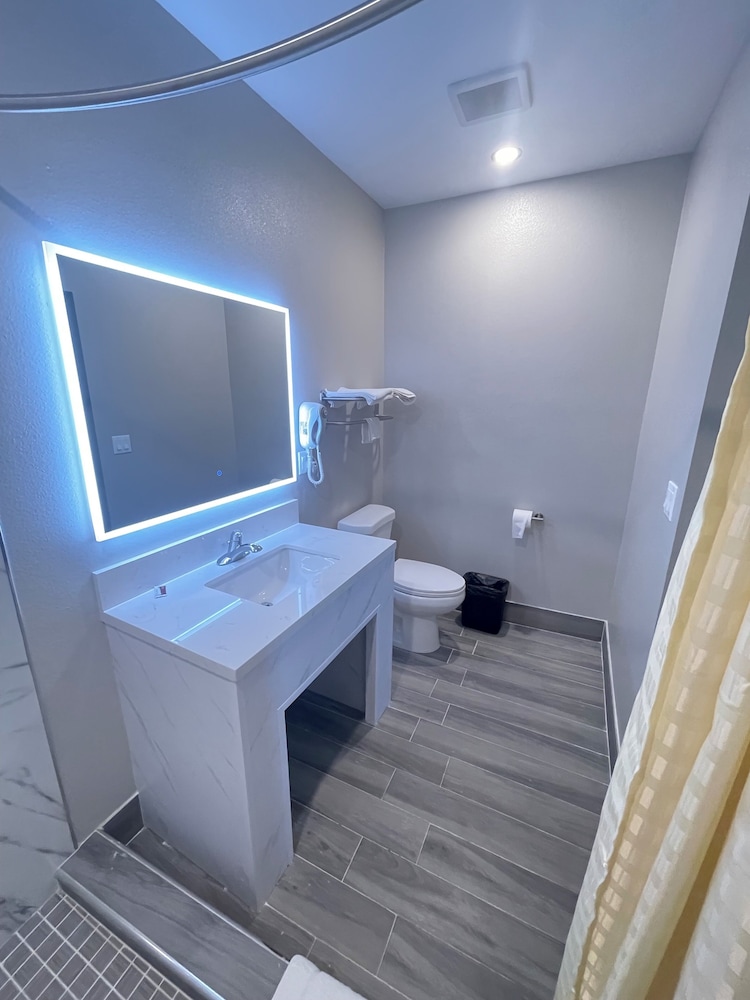 Stadium Inn & Spas