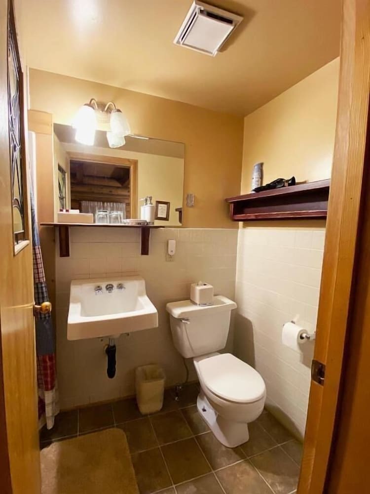 Eagle's Nest Lodge