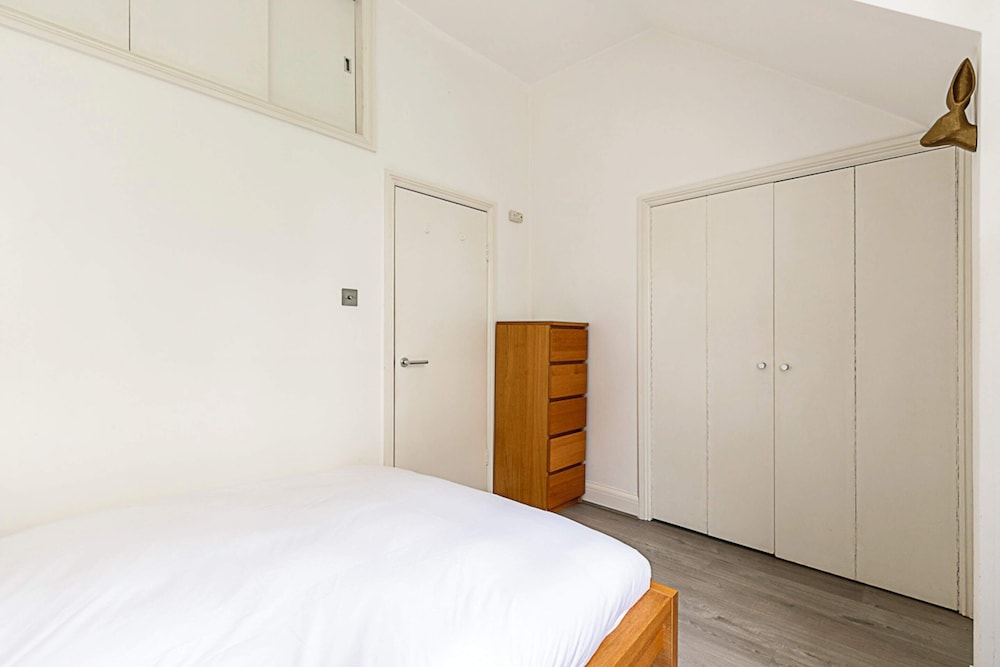 Stylish One-bedroom Flat in Notting Hill view 4