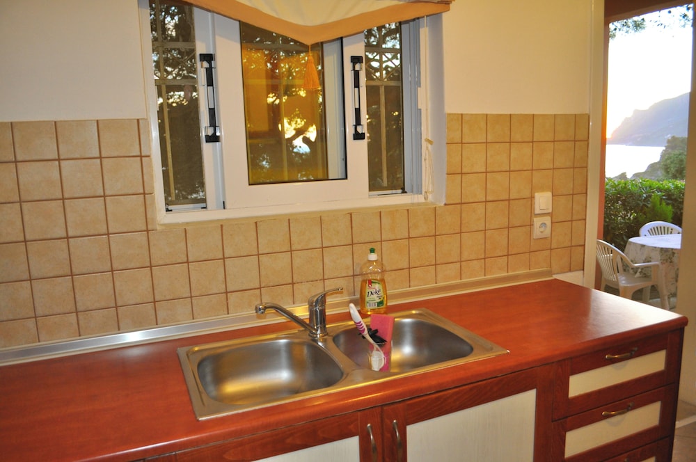 Villa Takis on Pelekas Beach, Apartment B With sea View